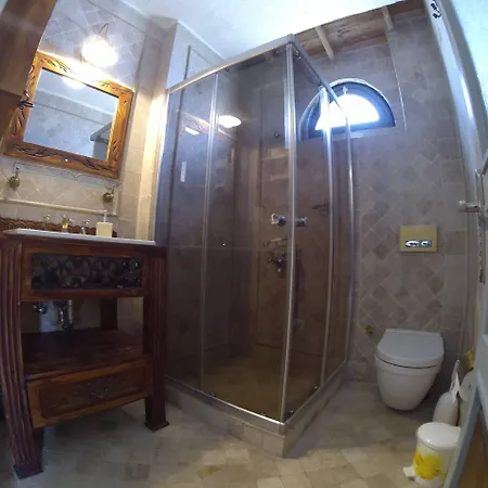 Leo Serenes מלון